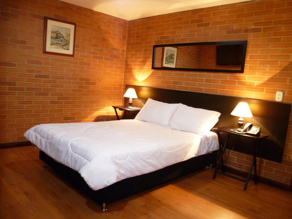Hotel Bogota Astral Екстер'єр фото